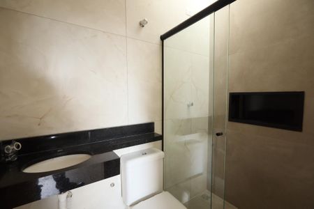 Casa à venda com 160m², 2 quartos e 2 vagas Casa à venda com 160m², 2 quartos e 2 vagasBanheiro da Suíte 1