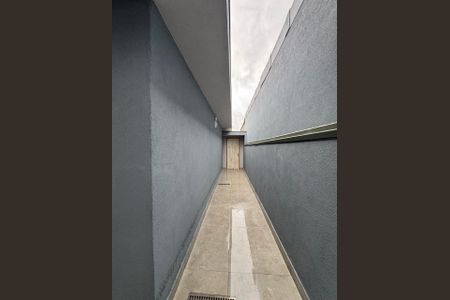 Casa à venda com 160m², 2 quartos e 2 vagas Casa à venda com 160m², 2 quartos e 2 vagasQuintal e corredor lateral