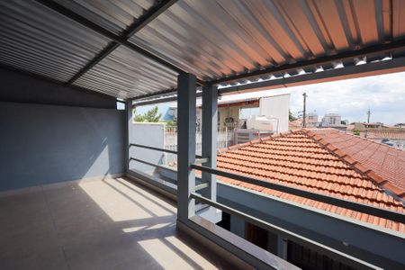 Casa à venda com 160m², 2 quartos e 2 vagas Casa à venda com 160m², 2 quartos e 2 vagasTerraço