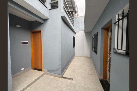 Casa à venda com 160m², 2 quartos e 2 vagas Casa à venda com 160m², 2 quartos e 2 vagasQuintal e corredor lateral