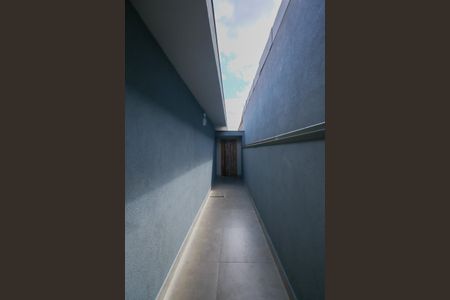 Casa à venda com 160m², 2 quartos e 2 vagas Casa à venda com 160m², 2 quartos e 2 vagasQuintal e corredor lateral