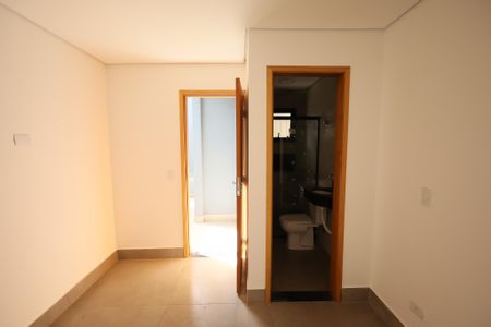 Casa à venda com 160m², 2 quartos e 2 vagas Casa à venda com 160m², 2 quartos e 2 vagasQuarto de Serviço