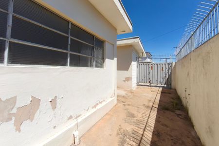 Casa à venda com 163m², 2 quartos e 4 vagasQuintal - Garagem