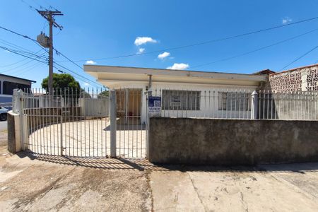 Casa à venda com 163m², 2 quartos e 4 vagasPLACA INSTALADA NA FACHADA
