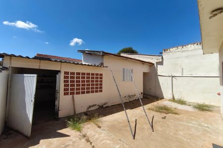 Casa à venda com 163m², 2 quartos e 4 vagasQuintal