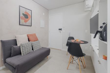 Sala de kitnet/studio para alugar com 1 quarto, 23m² em Cerqueira César, São Paulo