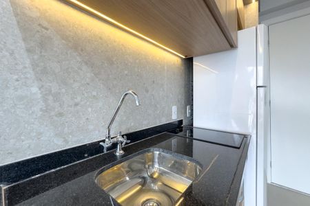 Cozinha de apartamento para alugar com 1 quarto, 29m² em Pinheiros, São Paulo