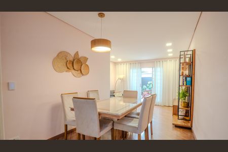 Casa à venda com 3 quartos, 140m² em Vila Santo Estefano, São Paulo