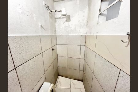 Banheiro de casa para alugar com 1 quarto, 40m² em Vila Pita, São Paulo