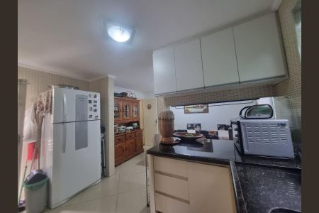 Casa para alugar com 100m², 2 quartos e 2 vagasCozinha