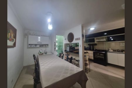 Casa para alugar com 100m², 2 quartos e 2 vagasSala de jantar