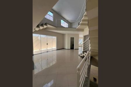 Casa para alugar com 4 quartos, 500m² em Parque Terra Nova II, São Bernardo do Campo