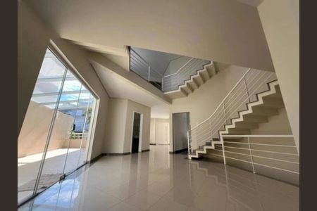 Casa para alugar com 4 quartos, 500m² em Parque Terra Nova II, São Bernardo do Campo