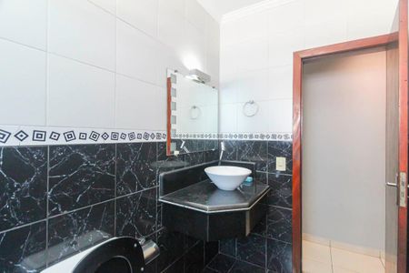 Casa para alugar com 180m², 4 quartos e 2 vagas Casa para alugar com 180m², 4 quartos e 2 vagasBanheiro 2