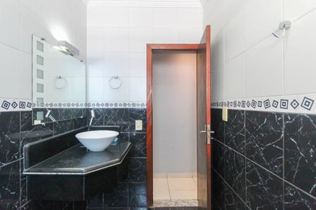 Casa para alugar com 180m², 4 quartos e 2 vagas Casa para alugar com 180m², 4 quartos e 2 vagasBanheiro 2