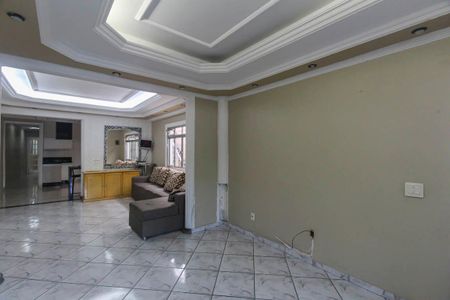 Casa para alugar com 180m², 4 quartos e 2 vagas Casa para alugar com 180m², 4 quartos e 2 vagasSala