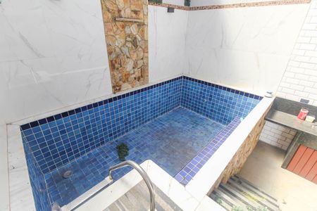 Casa para alugar com 180m², 4 quartos e 2 vagas Casa para alugar com 180m², 4 quartos e 2 vagasPiscina