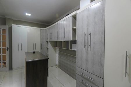 Casa para alugar com 180m², 4 quartos e 2 vagas Casa para alugar com 180m², 4 quartos e 2 vagasQuarto 1