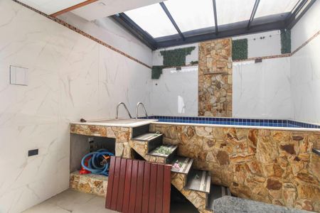 Casa para alugar com 180m², 4 quartos e 2 vagas Casa para alugar com 180m², 4 quartos e 2 vagasPiscina