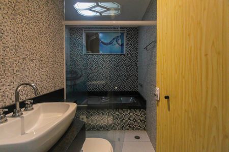 Casa para alugar com 180m², 4 quartos e 2 vagas Casa para alugar com 180m², 4 quartos e 2 vagasBanheiro