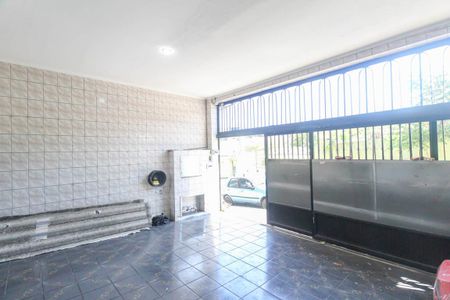 Casa para alugar com 180m², 4 quartos e 2 vagas Casa para alugar com 180m², 4 quartos e 2 vagasGaragem