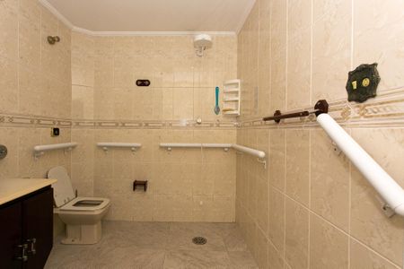 Casa para alugar com 470m², 4 quartos e 3 vagas Casa para alugar com 470m², 4 quartos e 3 vagasCasa 1 - Banheiro da Suíte