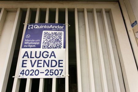 Casa para alugar com 470m², 4 quartos e 3 vagas Casa para alugar com 470m², 4 quartos e 3 vagasplaca PLQG-223