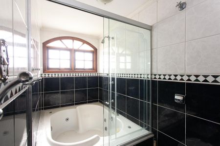 Casa para alugar com 470m², 4 quartos e 3 vagas Casa para alugar com 470m², 4 quartos e 3 vagasCasa 1 - Banheiro Social