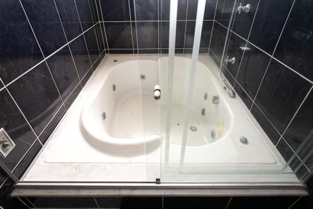 Casa para alugar com 470m², 4 quartos e 3 vagas Casa para alugar com 470m², 4 quartos e 3 vagasCasa 1 - Banheiro Social