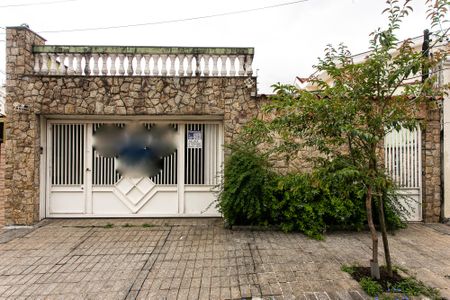 Casa para alugar com 470m², 4 quartos e 3 vagas Casa para alugar com 470m², 4 quartos e 3 vagasFachada