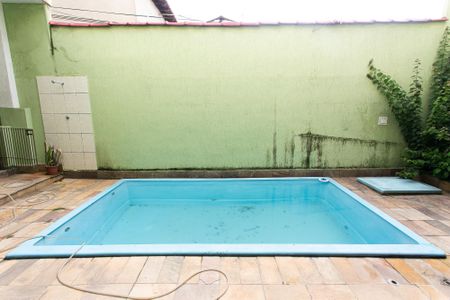 Casa para alugar com 470m², 4 quartos e 3 vagas Casa para alugar com 470m², 4 quartos e 3 vagasCasa 2 - Piscina