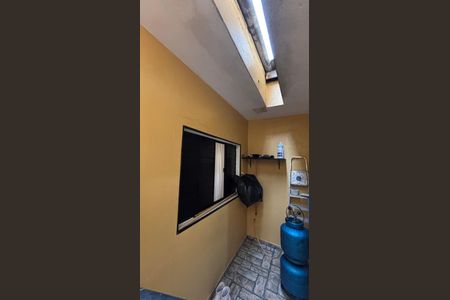 Casa à venda com 106m², 3 quartos e 1 vaga Casa à venda com 106m², 3 quartos e 1 vagaCorredor - Quintal