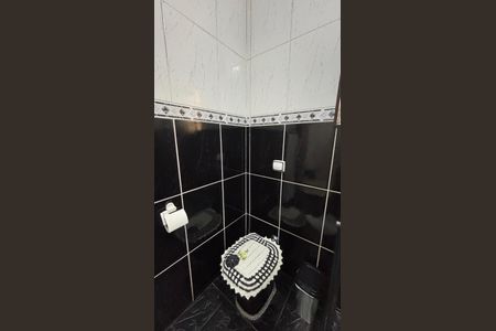 Casa à venda com 106m², 3 quartos e 1 vaga Casa à venda com 106m², 3 quartos e 1 vagaBanheiro