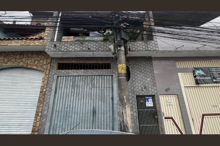 Casa à venda com 106m², 3 quartos e 1 vaga Casa à venda com 106m², 3 quartos e 1 vagaFachada