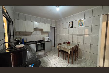 Casa à venda com 106m², 3 quartos e 1 vaga Casa à venda com 106m², 3 quartos e 1 vagaCozinha