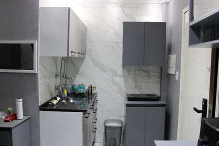 Cozinha de kitnet/studio à venda com 1 quarto, 27m² em Liberdade, São Paulo