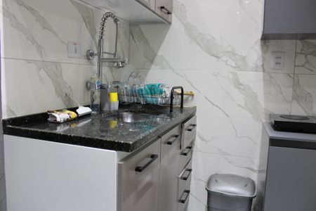 Cozinha de kitnet/studio à venda com 1 quarto, 27m² em Liberdade, São Paulo