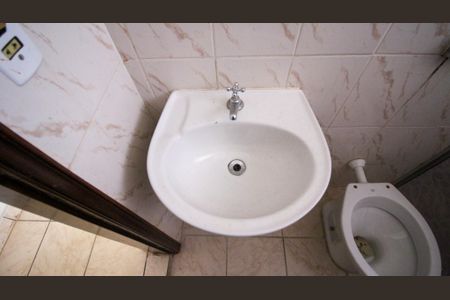 Casa para alugar com 65m², 2 quartos e sem vagaBanheiro