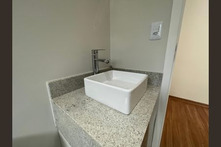 Casa de condomínio para alugar com 125m², 2 quartos e 2 vagas Casa de condomínio para alugar com 125m², 2 quartos e 2 vagasDetalhe do Banheiro da Suite