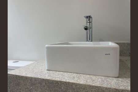 Casa de condomínio para alugar com 125m², 2 quartos e 2 vagas Casa de condomínio para alugar com 125m², 2 quartos e 2 vagasDetalhe do Banheiro da Suite