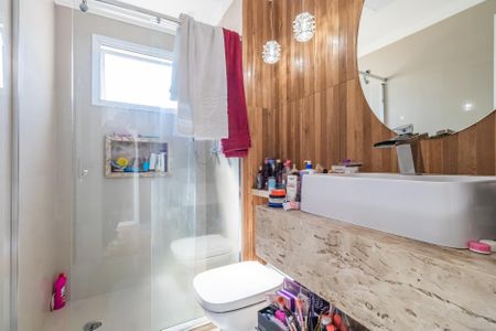 Apartamento à venda com 73m², 2 quartos e 2 vagasBanheiro da Suíte