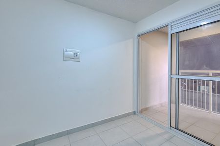 Sala de apartamento para alugar com 2 quartos, 34m² em Parque Industrial Tomas Edson, São Paulo
