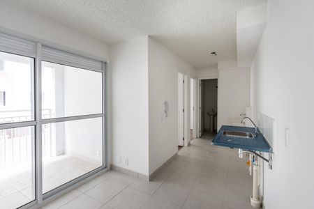 Apartamento para alugar com 2 quartos, 34m² em Parque Industrial Tomas Edson, São Paulo