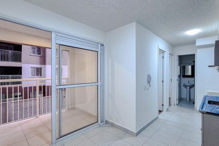 Sala de apartamento para alugar com 2 quartos, 34m² em Parque Industrial Tomas Edson, São Paulo