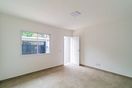 Sala de casa à venda com 2 quartos, 77m² em Jardim Pinheiros, São Paulo