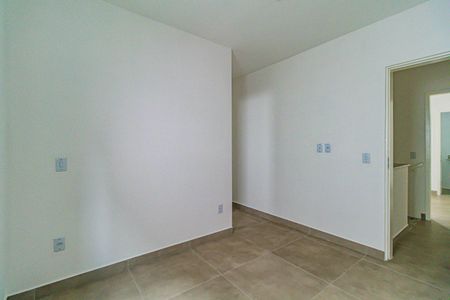 Casa à venda com 77m², 2 quartos e 2 vagasQuarto 2 - Suíte