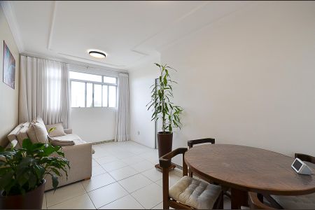 Apartamento à venda com 65m², 2 quartos e 2 vagasSala Ambientes