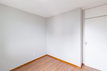 Quarto 1 de apartamento para alugar com 2 quartos, 50m² em Vila Ester, Carapicuíba