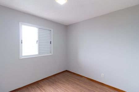 Quarto 1 de apartamento para alugar com 2 quartos, 50m² em Vila Ester, Carapicuíba