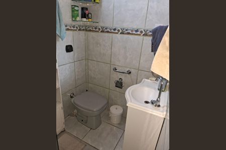 Banheiro de casa à venda com 3 quartos, 125m² em Rubem Berta, Porto Alegre